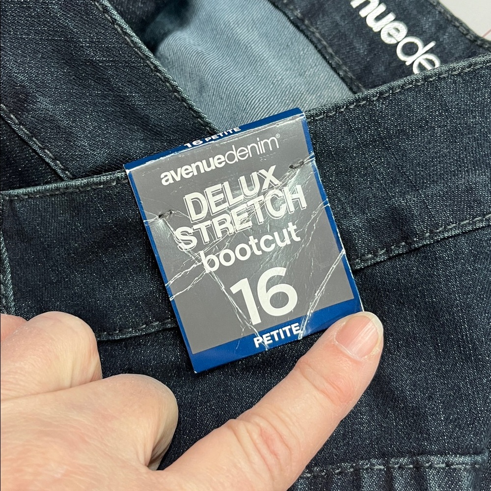 AVENUE NWT Casual Weekend Work Deluxe Stretch Dark Wash Bootcut Denim Jeans 16P - Picture 8 of 16